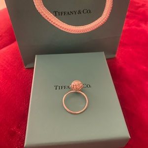 Authentic Tiffany & Co Paloma Picasso Olive leaf Pearl ring size 7